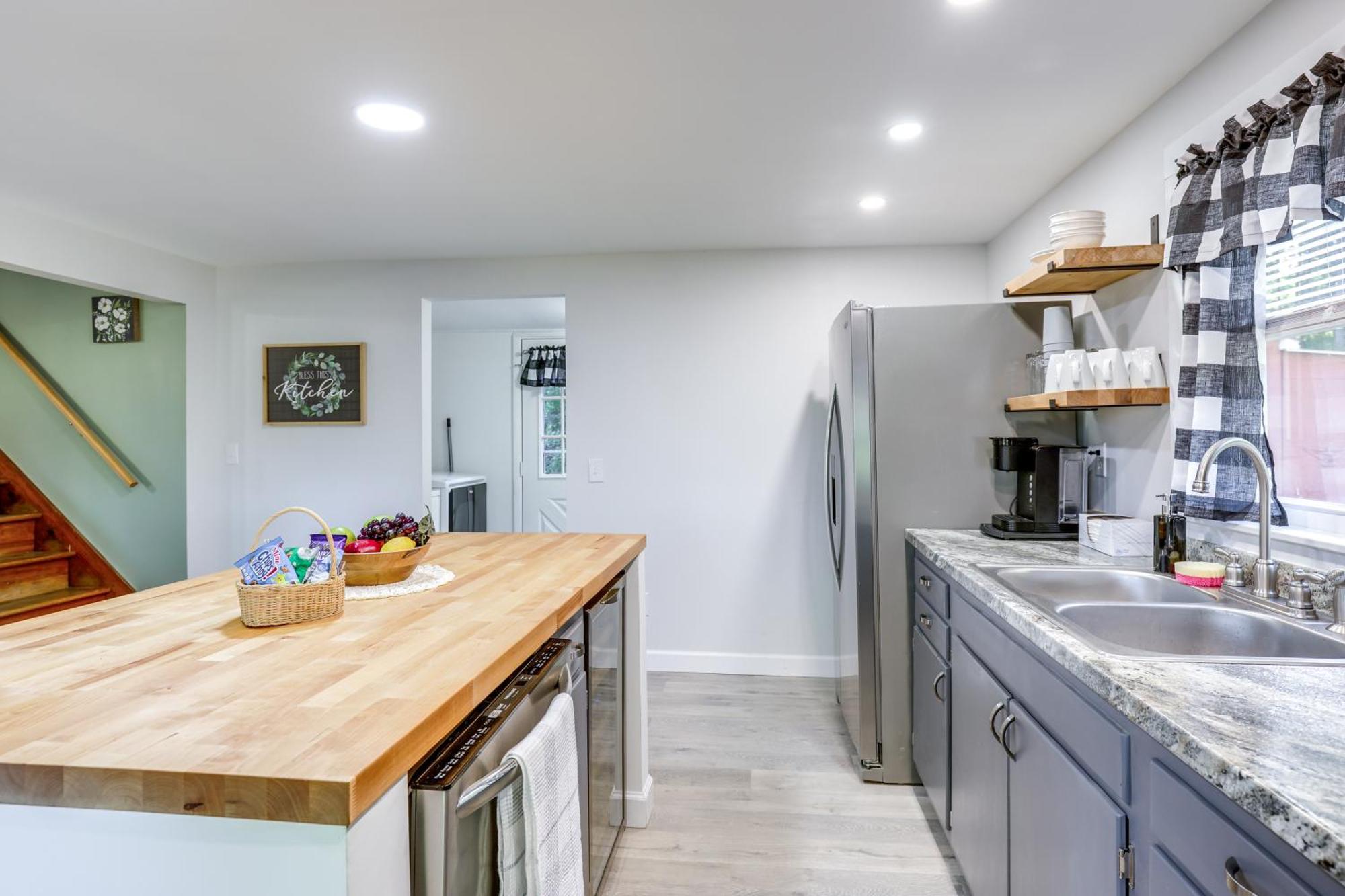 Charming Watkins Glen Home With Yard! 외부 사진